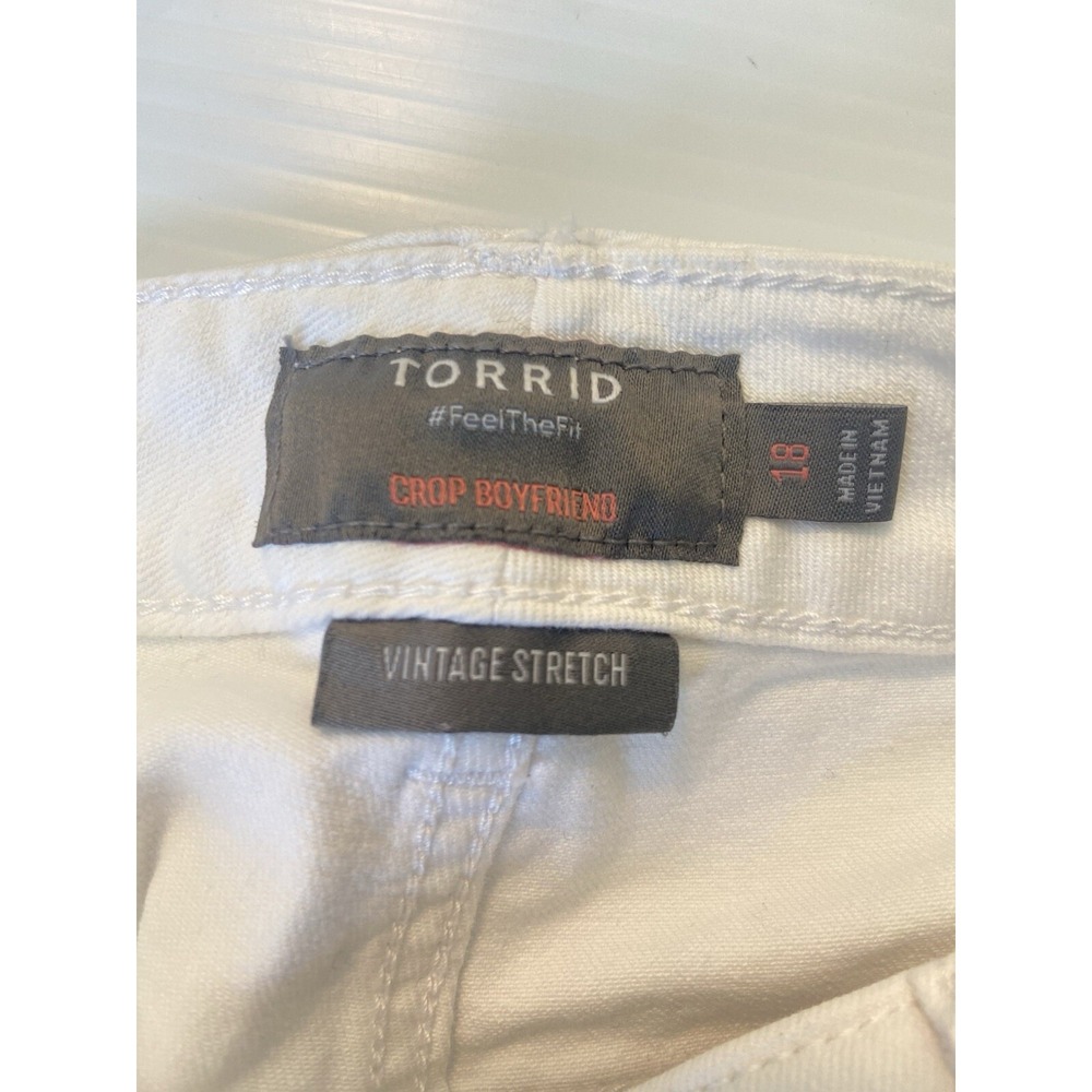 Torrid Crop Boyfriend Straight Vintage Stretch Mid Rise Jeans Size 18 Distressed - Picture 10 of 14